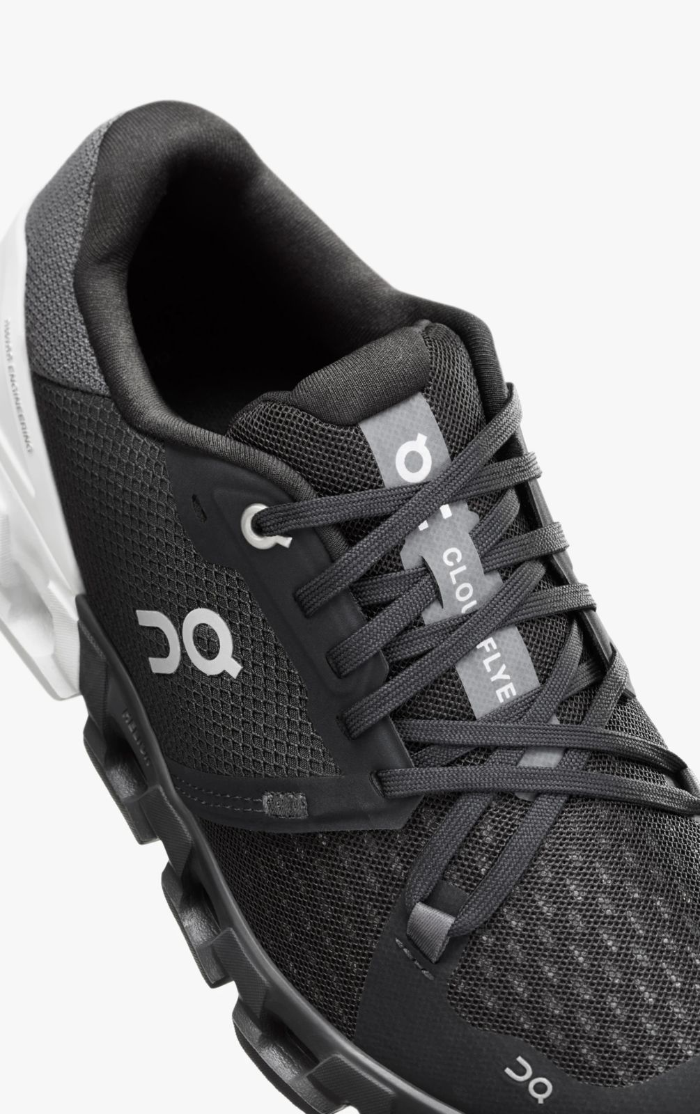 ON Cloudflyer ‘Black/White’ 🖤