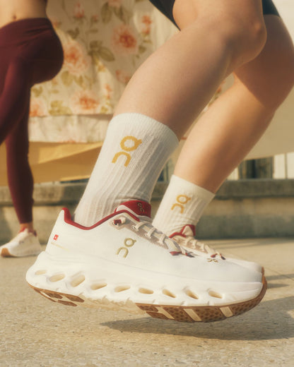 ON Cloudtilt Pearl Ivory