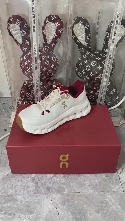 ON Cloudtilt Pearl Ivory